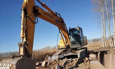 轉(zhuǎn)賣二手現(xiàn)代225-7挖掘機(jī)。06年 17萬元